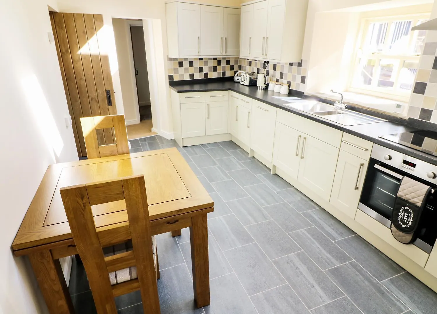Mill Dam Farm Cottage Bentham 0*,